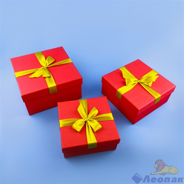 Набор подарочных коробок 3в1 с бантом (210*210*110) Квадрат  красная, лента слоновая кость - фото 18467
