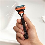 FUSION Бритва с 2 сменными кассетами 118495 - фото 51144