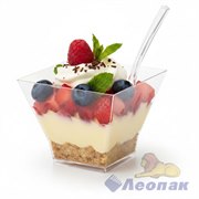 Десерт в прозрачной чашке